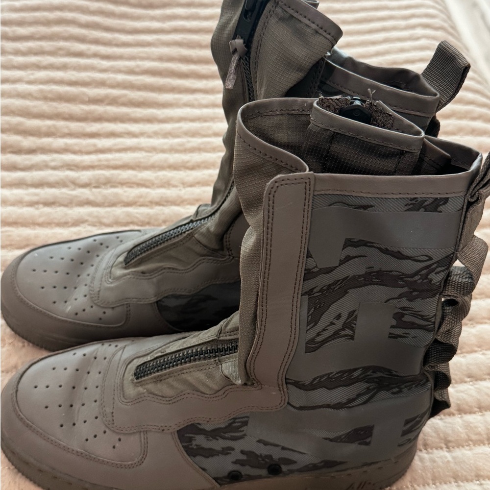 Nike Gray and Black Fabric